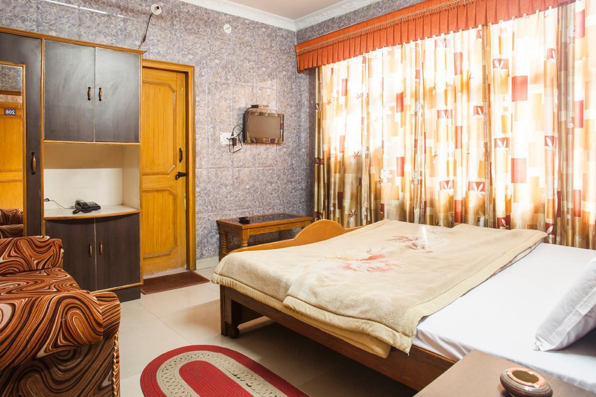 Hotel Grant Deluxe Мератх Экстерьер фото